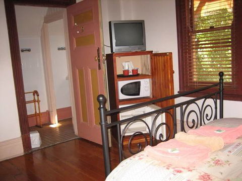 Burwood Bed & Breakfast - Accommodation 4U 4