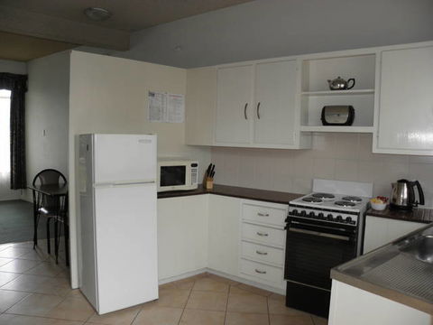 Capri Lodge Apartments - Accommodation 4U 8