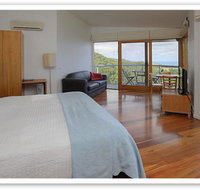 Chris's Beacon Point Restaurant  Villas - Accommodation 4U