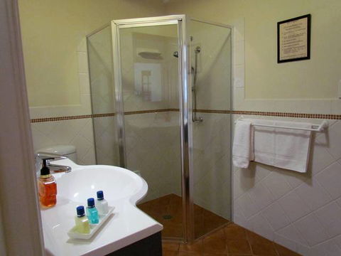 Club Yamba Luxury Hilltop Villas - Accommodation 4U 2
