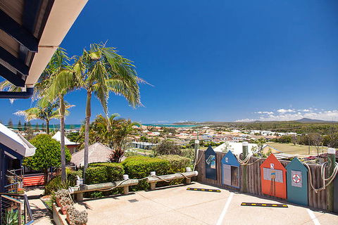 Club Yamba Luxury Hilltop Villas - Accommodation 4U 14