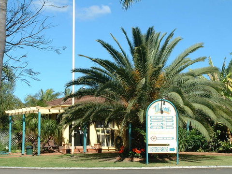 Coastal Palms Holiday Park - Accommodation 4U 3