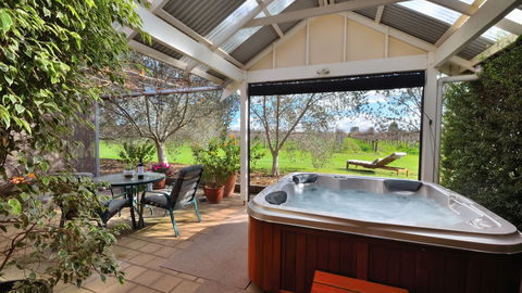 Stephanette's Cottage - Accommodation 4U 2