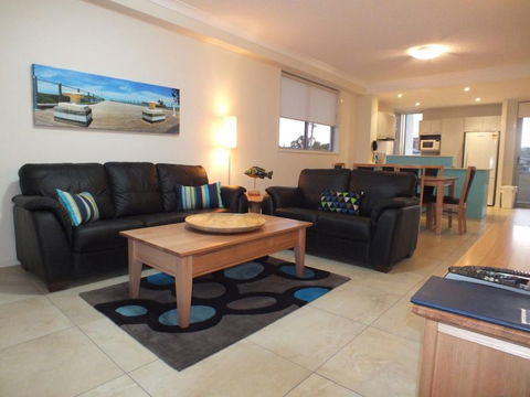 Pacific Marina Apartments - Accommodation 4U 1