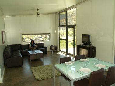 Razorback 6 - Accommodation 4U 1