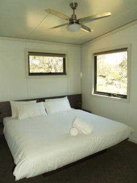 Razorback 6 - Accommodation 4U 2