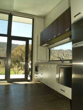 Razorback 6 - Accommodation 4U 4