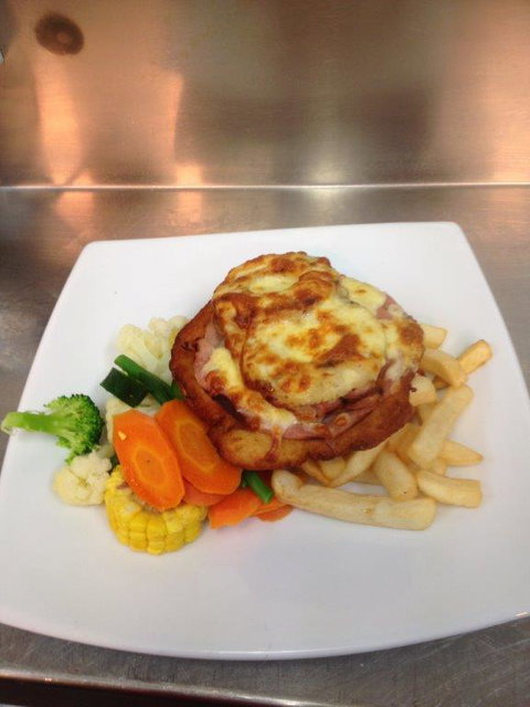 Emerald Explorers Inn - Accommodation 4U 2