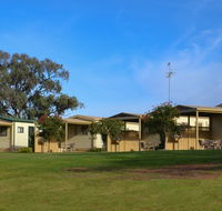 Euston Club Cabin Resort - Accommodation 4U