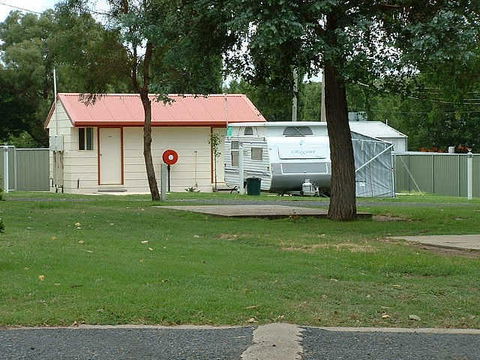 Fossicker Caravan Park - Accommodation 4U 4