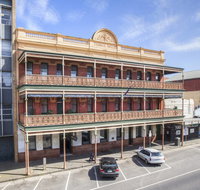 George Hotel  Cafe - Accommodation 4U