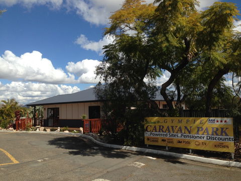 Gympie Caravan Park - Queens Park - Accommodation 4U 5