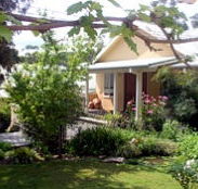 Kemeys Mountain Hideaway - Accommodation 4U