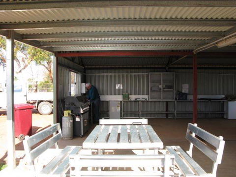 Lake View Caravan Park - Accommodation 4U 4