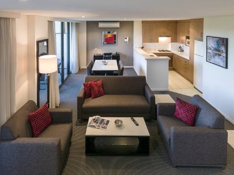 Meriton Serviced Apartments Parramatta - Accommodation 4U 1