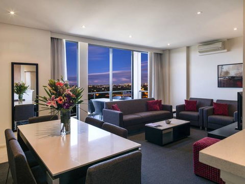 Meriton Serviced Apartments Parramatta - Accommodation 4U 0