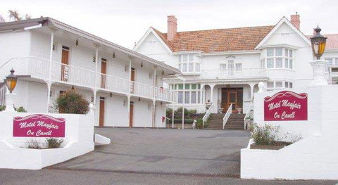 Motel Mayfair On Cavell - Accommodation 4U 0