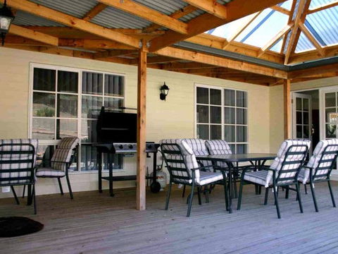Murrindindi Executive Retreat - Accommodation 4U 3