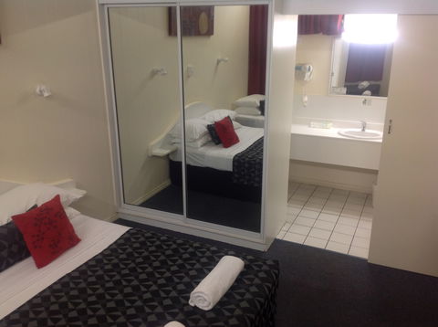Parkside Motel & Licensed Restaurant - Accommodation 4U 3