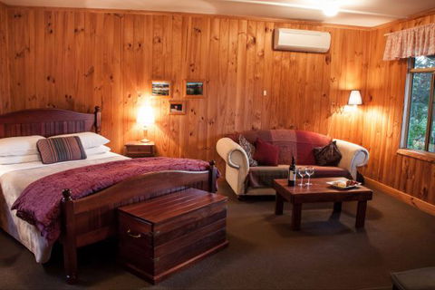 Balingup Heights Hilltop Forest Cottages - Accommodation 4U 8