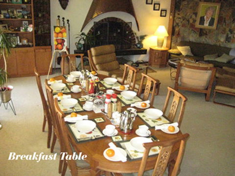Sages' Haus B&B - Accommodation 4U 2