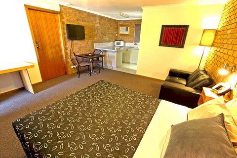 Statesman Motor Inn - Accommodation 4U 1