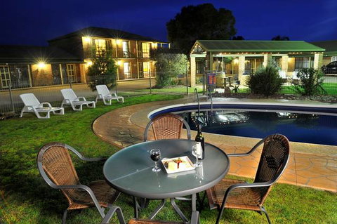 Statesman Motor Inn - Accommodation 4U 4