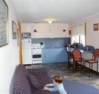 Sunset Holiday Villas - Accommodation 4U