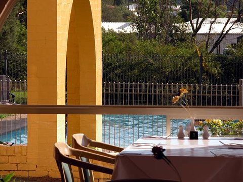 Tarcutta Halfway Motor Inn/Horse Hotel - Accommodation 4U 3