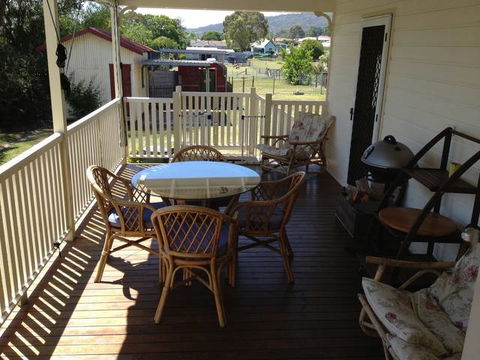 Tenterfield Luxury Historic C1895 Cottage - Accommodation 4U 2