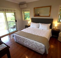 The Acreage B  B - Accommodation 4U