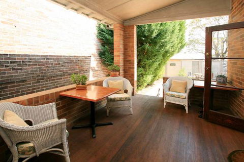The Bank Guesthouse - Accommodation 4U 7