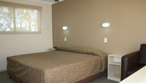 The Bowlo Holiday Cabins - Accommodation 4U 2