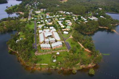 Tinaroo Lake Resort - Holiday Apartments - Accommodation 4U 1