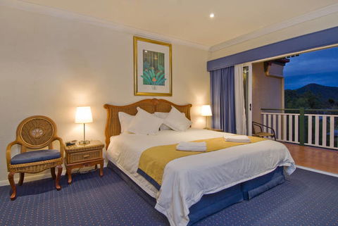 Tinaroo Lake Resort - Holiday Apartments - Accommodation 4U 0