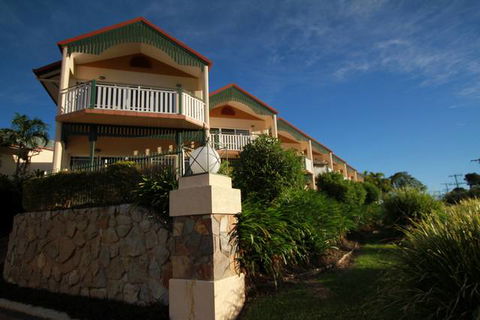 Tinaroo Lake Resort - Holiday Apartments - Accommodation 4U 3