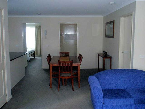 Victoria Lodge Motor Inn & Serviced Apartments - Accommodation 4U 1