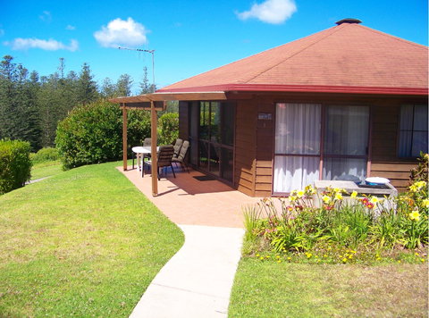 Whispering Pines - Accommodation 4U 0