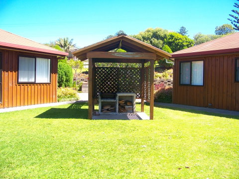 Whispering Pines - Accommodation 4U 2