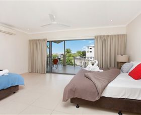 Bay View Luxury Waterfront Villa - Accommodation 4U 3