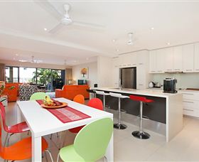 Bay View Luxury Waterfront Villa - Accommodation 4U 4