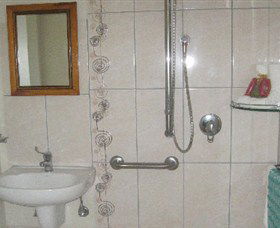 Bromeliad Bed And Breakfast - Accommodation 4U 1