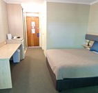 Lakeview Hotel Motel - Oak Flats - Accommodation 4U