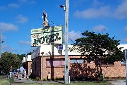 Jackie Howe Motel - Accommodation 4U 0