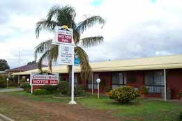 Country Roads Motor Inn - Accommodation 4U 0