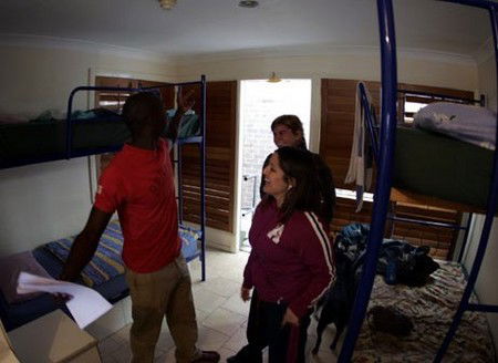 The Palms Backpackers - Accommodation 4U 1