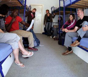 The Palms Backpackers - Accommodation 4U 3