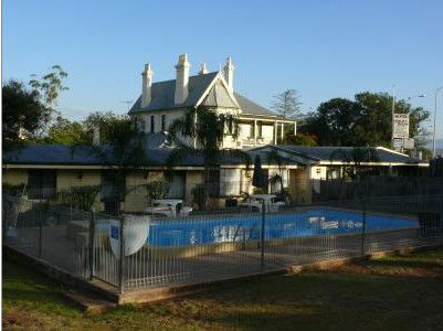 Airlie House Motor Inn - Accommodation 4U 0