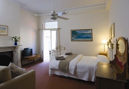 Periwinkle Guest House - Accommodation 4U 1