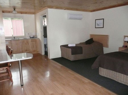 Black Gold Country Cabins - Accommodation 4U 3